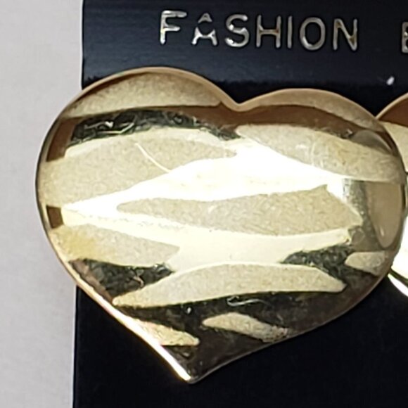 Bold Gold Tone Zebra Print Stud Earrings – Retro Animal Print Statement Jewelry - Picture 4 of 7